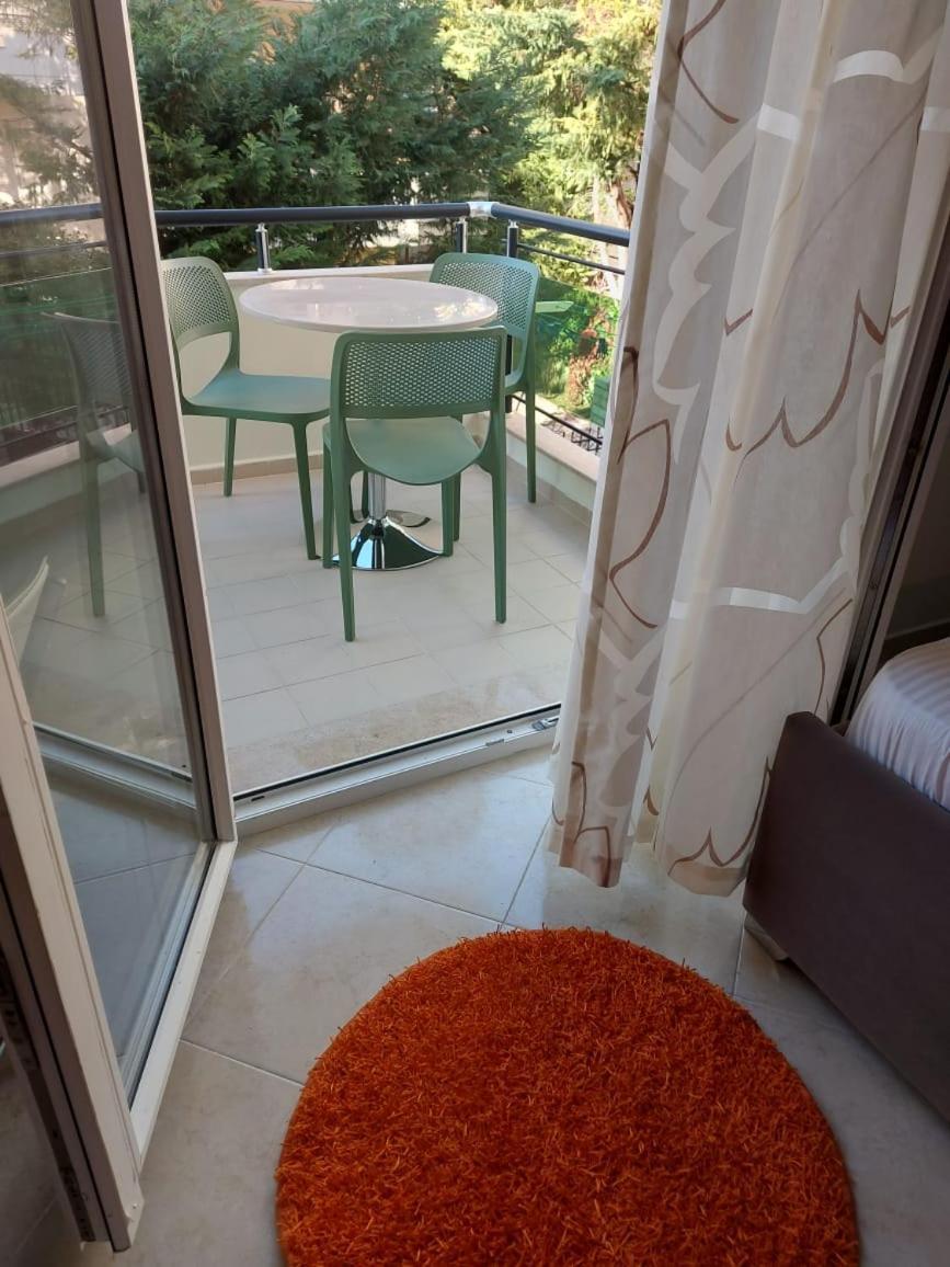 Deni Sea View Apartment فلورا الغرفة الصورة