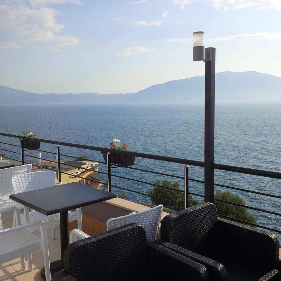 Deni Sea View Apartment فلورا المظهر الخارجي الصورة